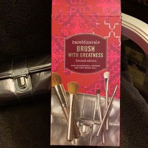 BareMinerals beauty brush carrier. Excellent for a gift